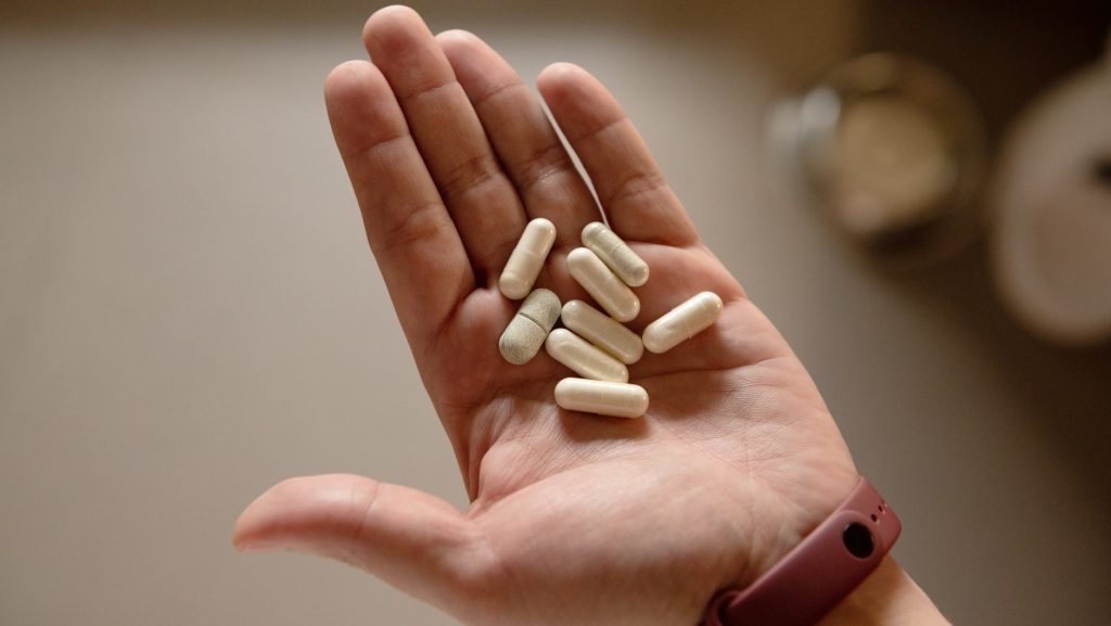 Dieses spezielle Vitamin verstärkt die Wirkung von Magnesium. Nehmen Sie es zusammen ein