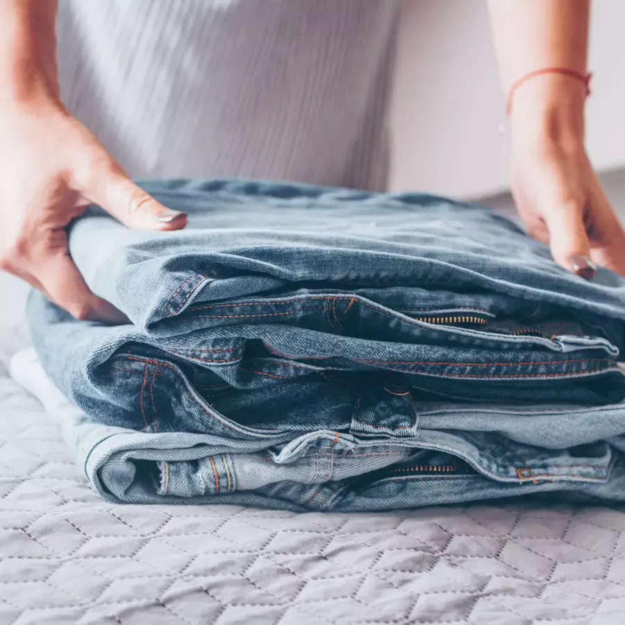 Experten sind sich einig: „Je länger Sie Ihre Jeans nicht waschen, desto schöner sehen sie aus.“