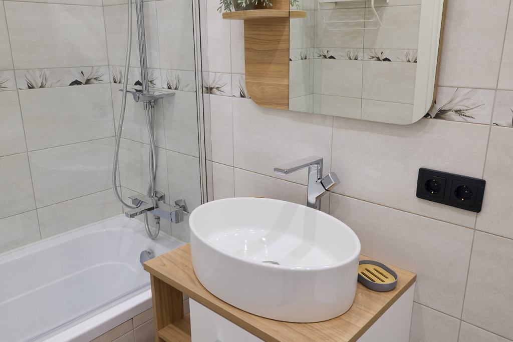 Geben Sie zwei Esslöffel in ein Glas und schaffen Sie einen wunderbaren Duft für Ihr Badezimmer. Es wird wie in einem Spa duften.